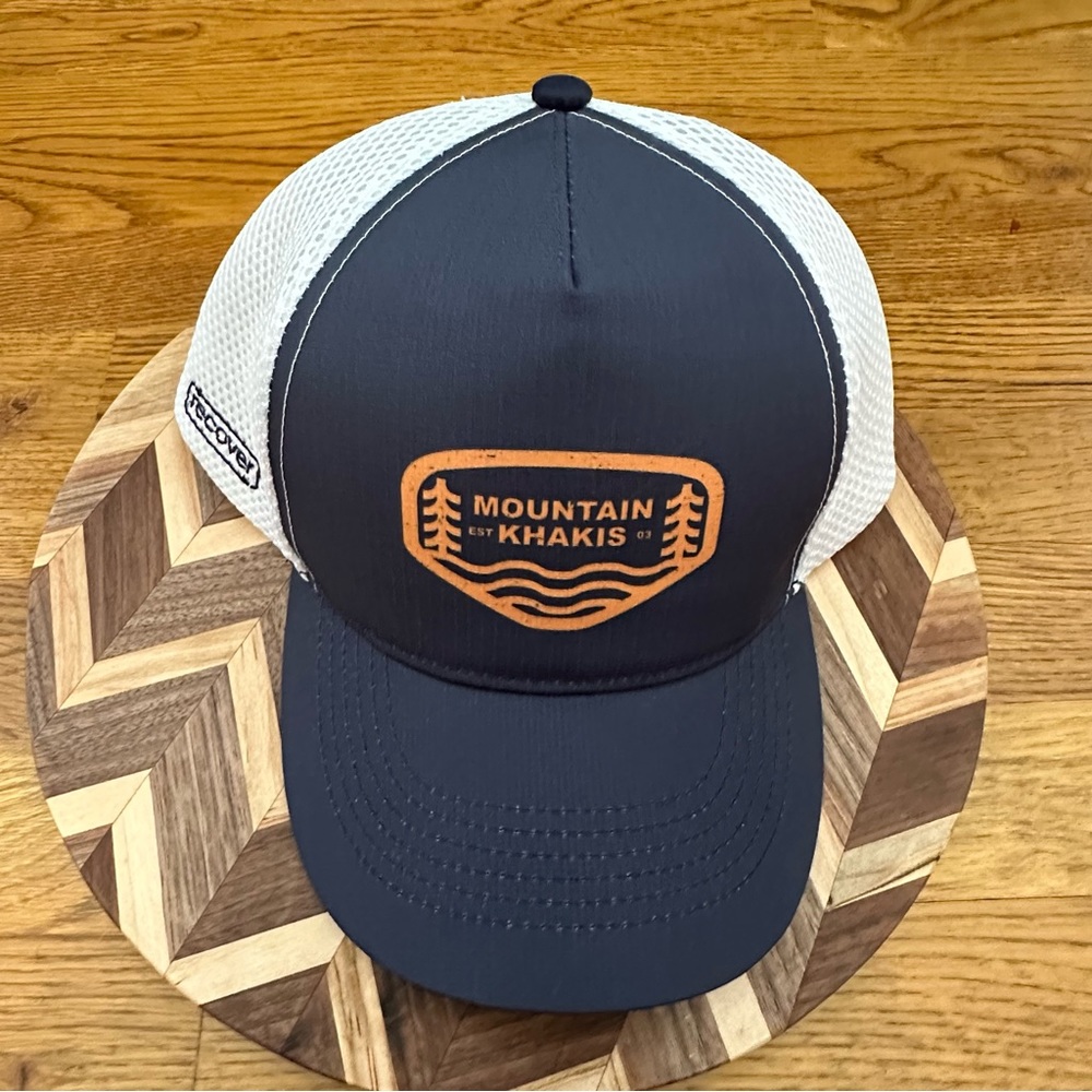 NWT Mountain Khakis trucker Hats